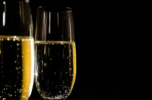 Sådan får du bobler i glasset på dansk vis